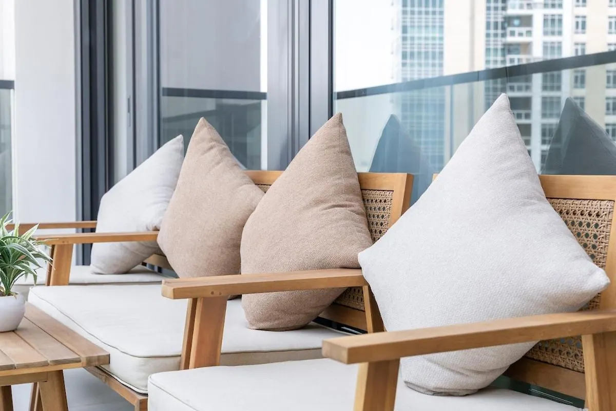 Graceful 2-Bedrooms Apartment Near Burj Khalifa And Dubai Mall!