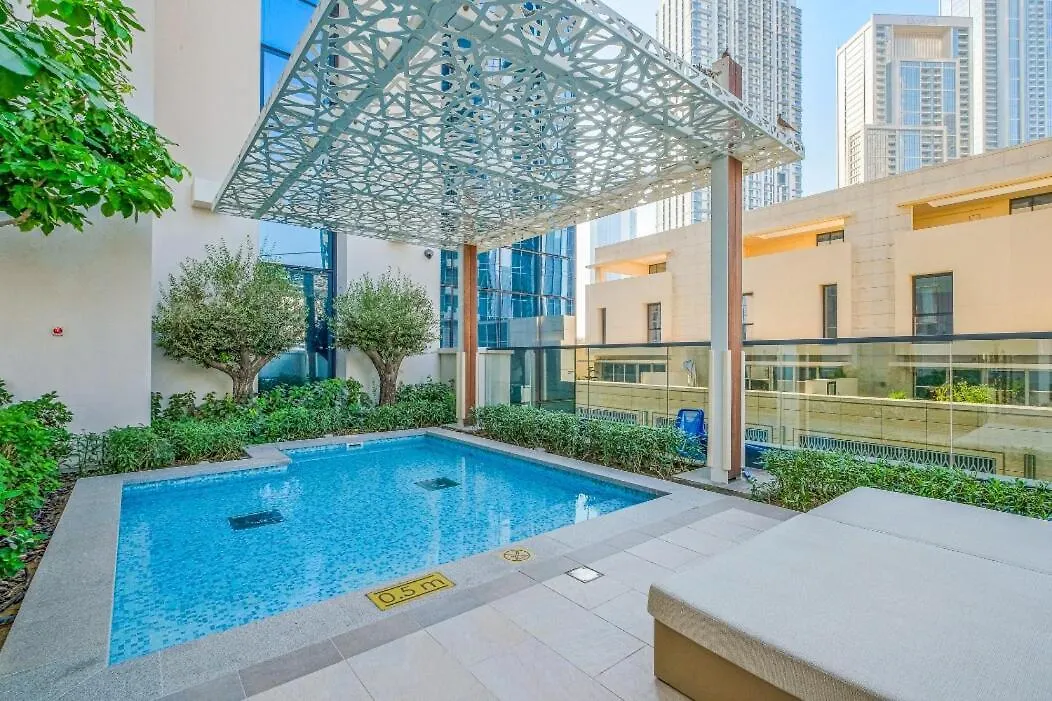 Graceful 2-Bedrooms Apartment Near Burj Khalifa And Dubai Mall!