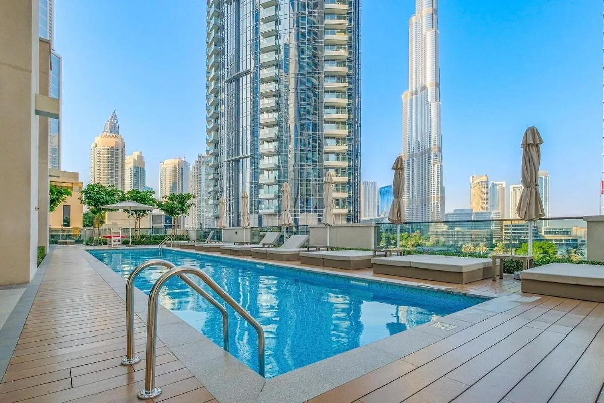 Graceful 2-Bedrooms Apartment Near Burj Khalifa And Dubai Mall!