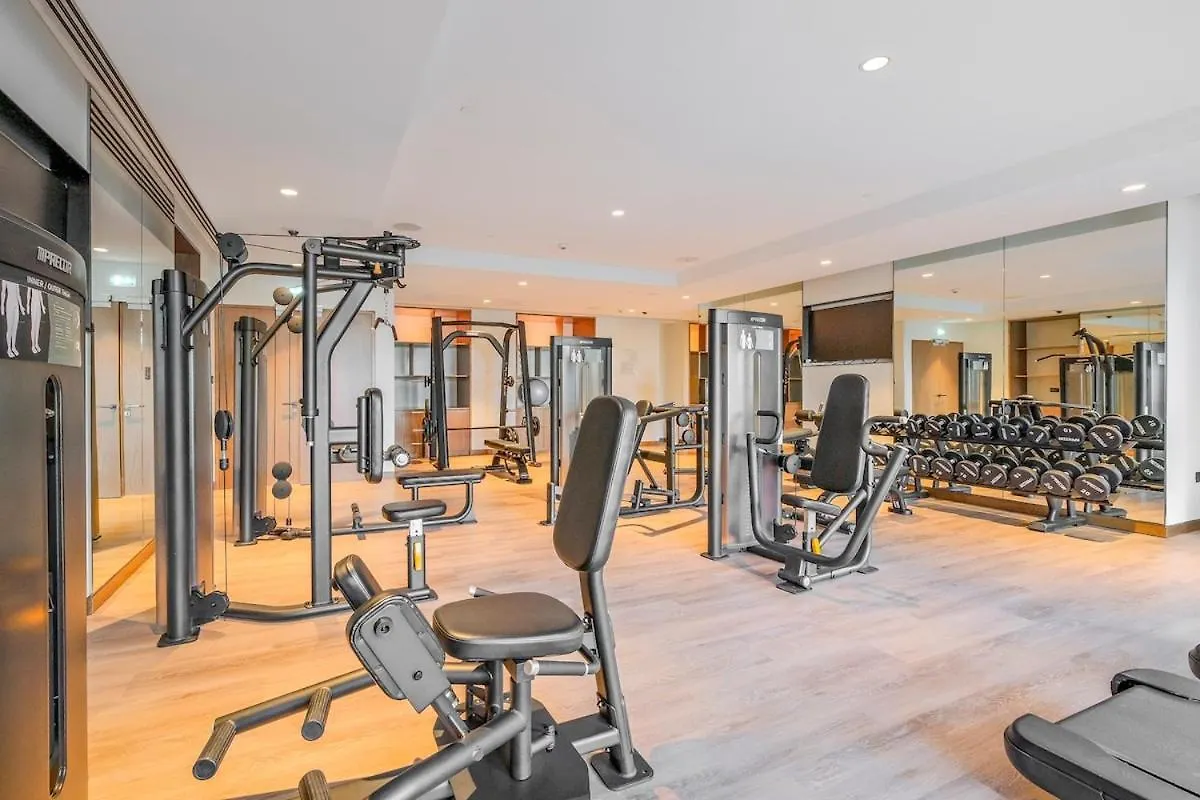 Graceful 2-Bedrooms Apartment Near Burj Khalifa And Dubai Mall! 0*,