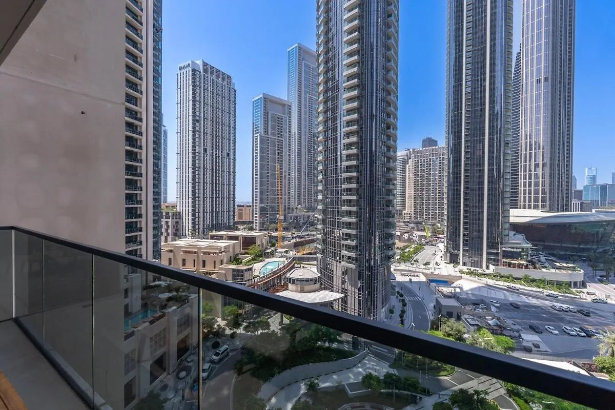 Graceful 2-Bedrooms Apartment Near Burj Khalifa And Dubai Mall!
