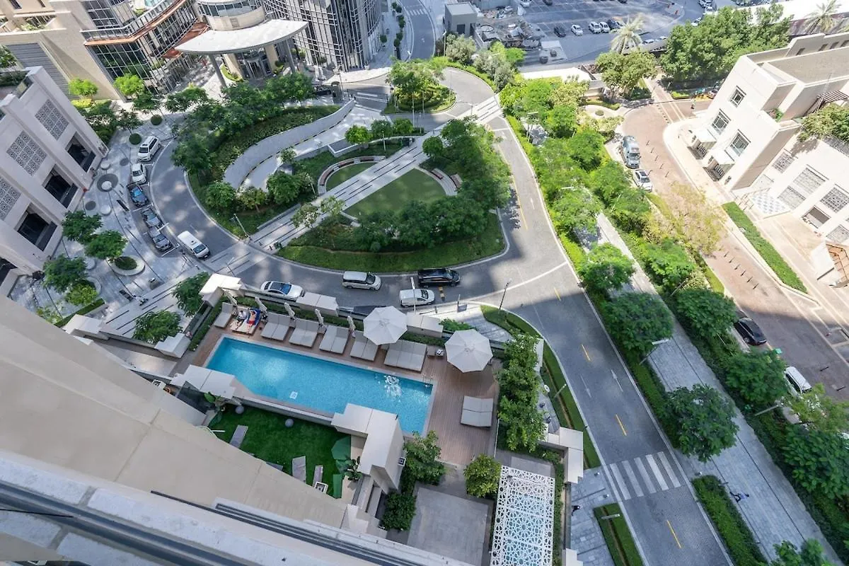 Graceful 2-Bedrooms Apartment Near Burj Khalifa And Dubai Mall! 0*,