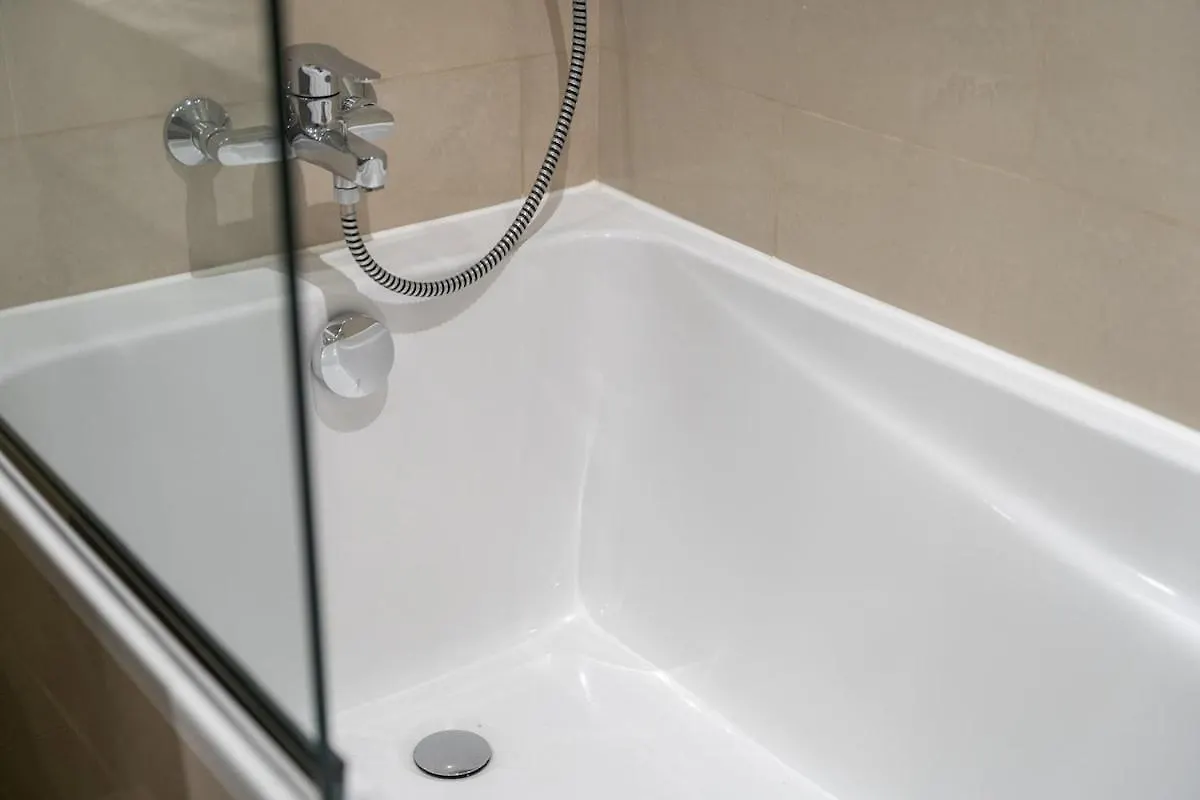 Graceful 2-Bedrooms Apartment Near Burj Khalifa And Dubai Mall!