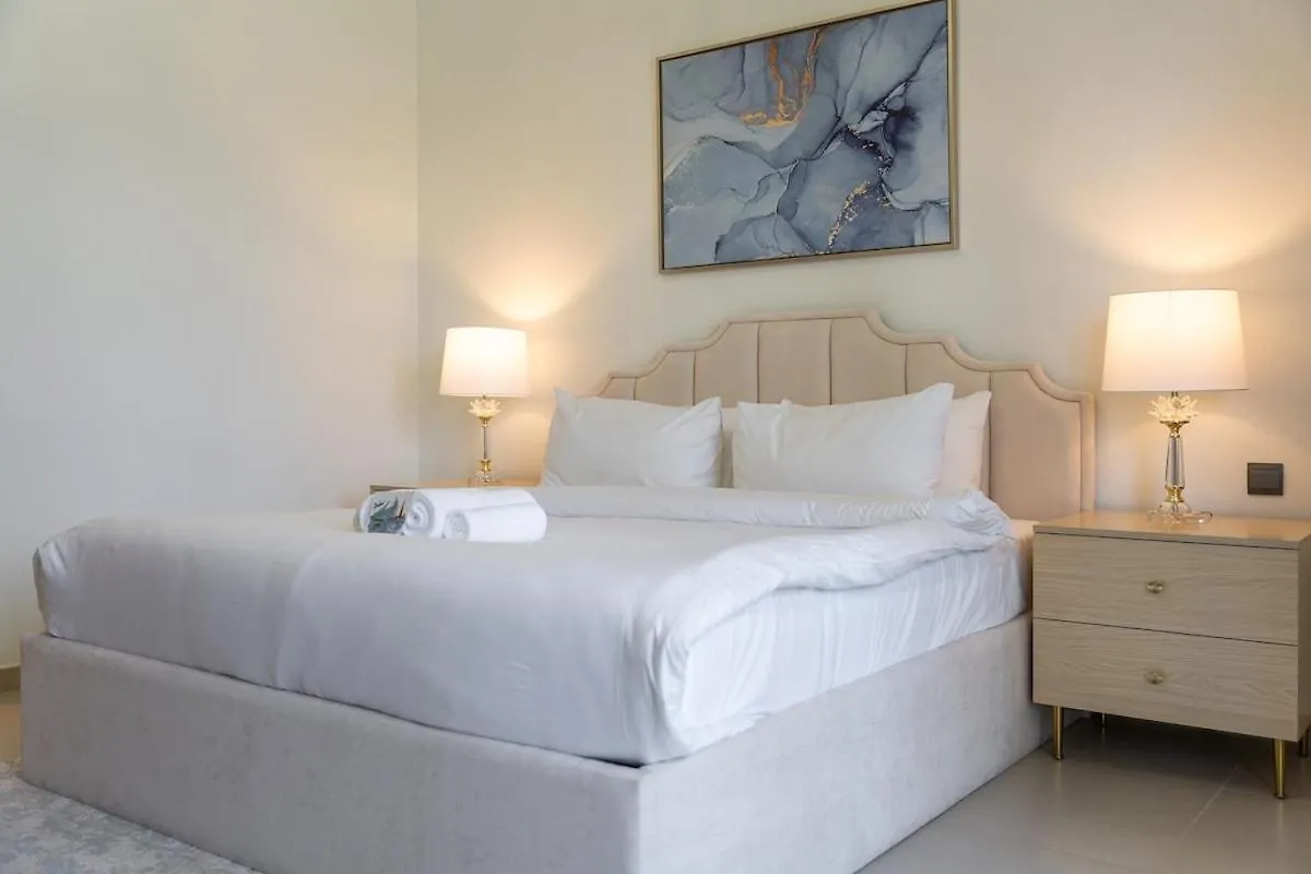 Graceful 2-Bedrooms Apartment Near Burj Khalifa And Dubai Mall!