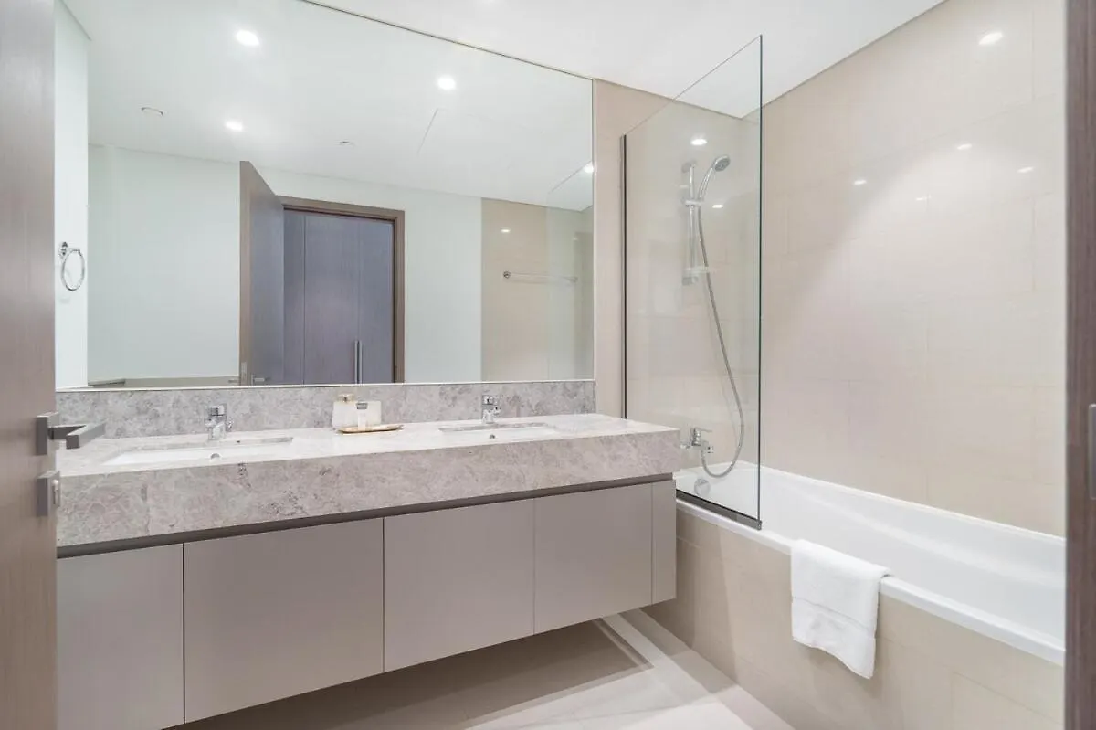 Graceful 2-Bedrooms Apartment Near Burj Khalifa And Dubai Mall!