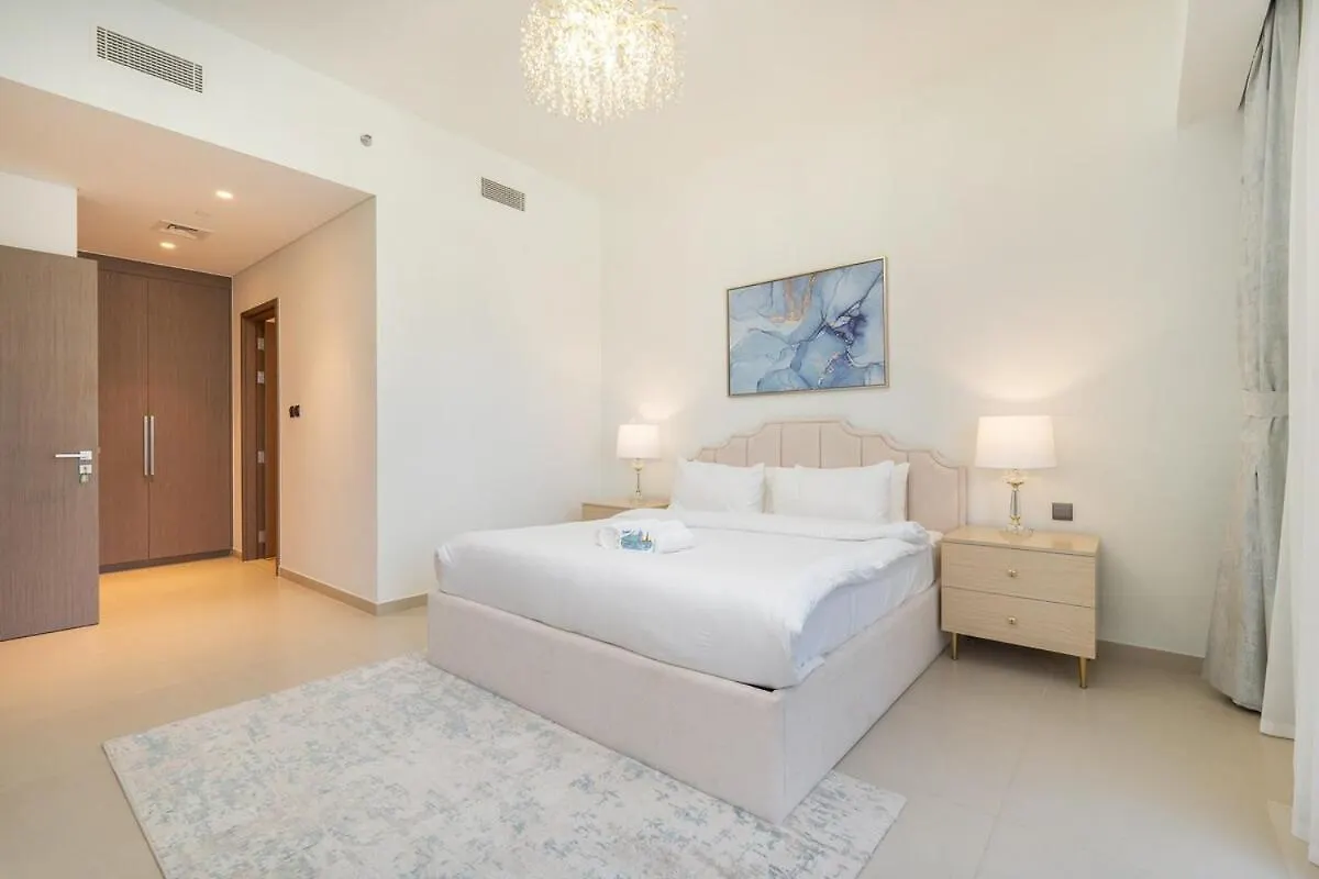 Graceful 2-Bedrooms Apartment Near Burj Khalifa And Dubai Mall! 0*,  United Arab Emirates