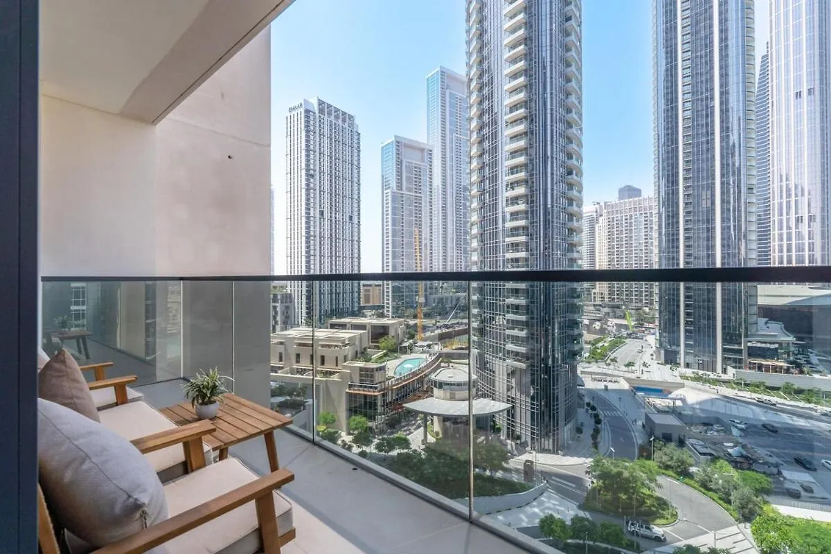 Graceful 2-Bedrooms Apartment Near Burj Khalifa And Dubai Mall!