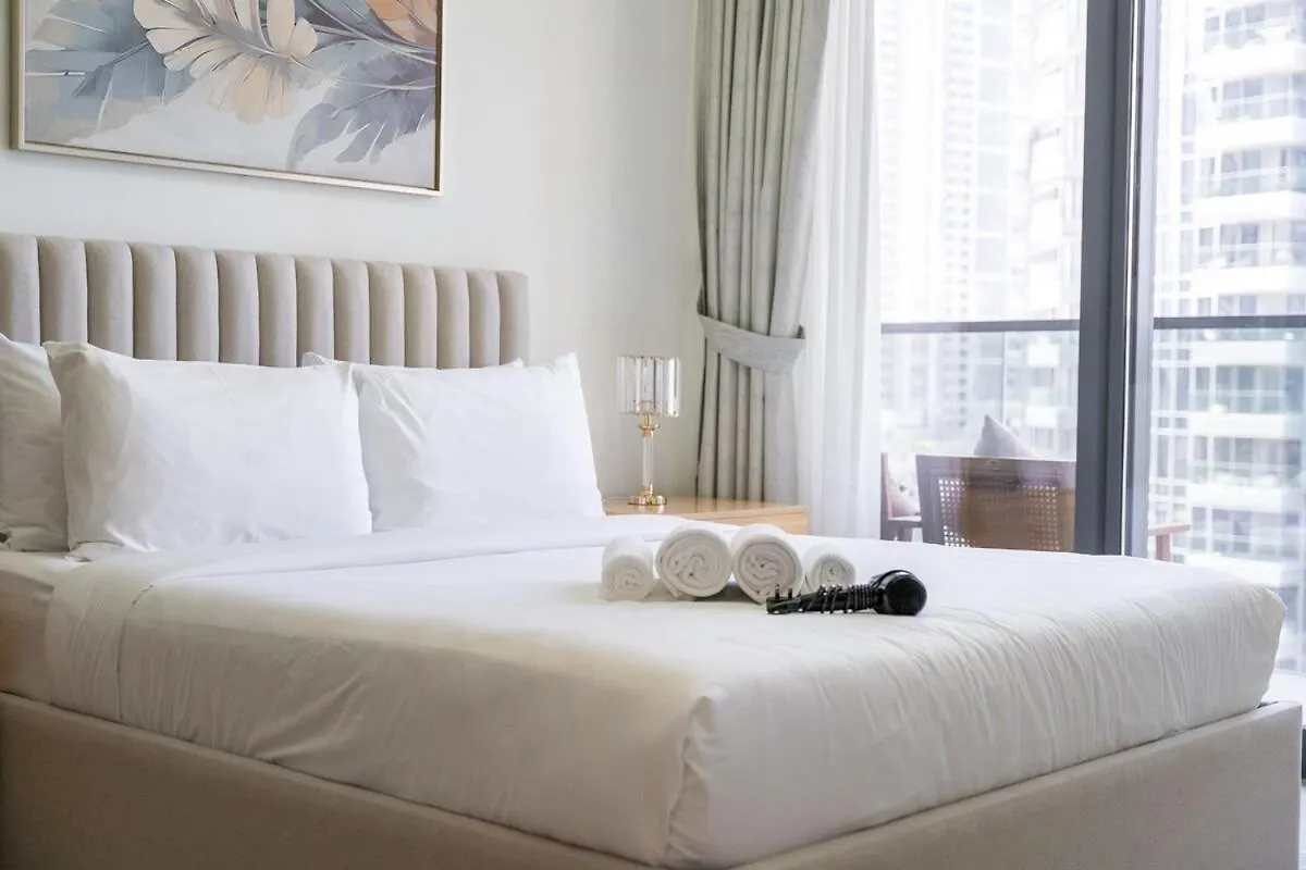 Graceful 2-Bedrooms Apartment Near Burj Khalifa And Dubai Mall!