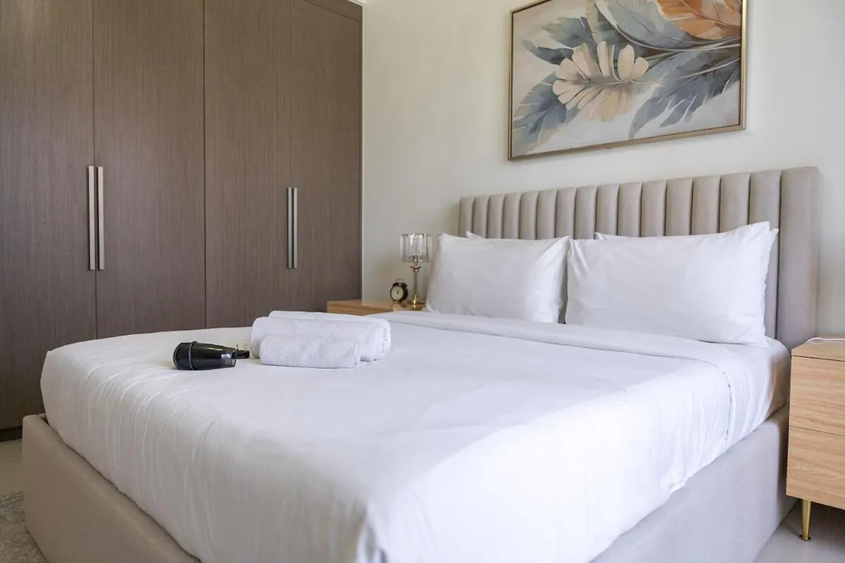 Graceful 2-Bedrooms Apartment Near Burj Khalifa And Dubai Mall! 0*,  United Arab Emirates