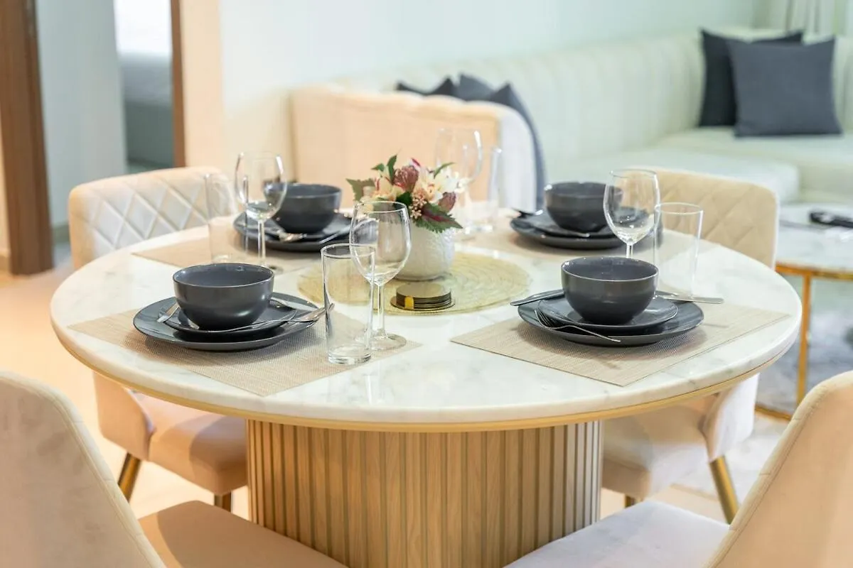 Graceful 2-Bedrooms Apartment Near Burj Khalifa And Dubai Mall!