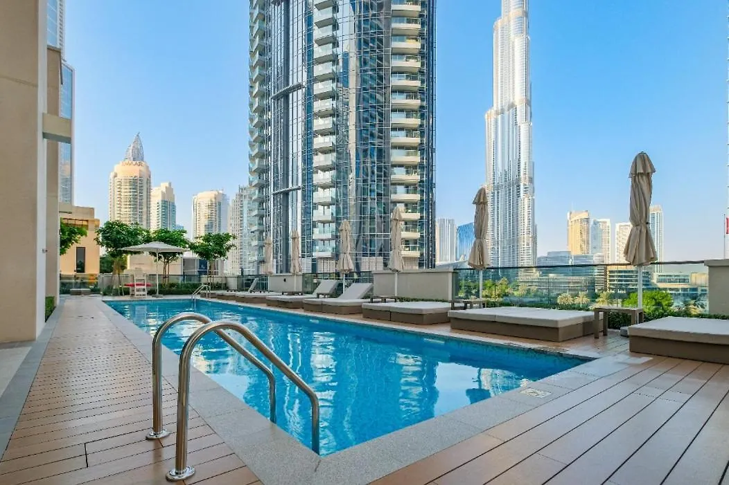 Graceful 2-Bedrooms Apartment Near Burj Khalifa And Dubai Mall!