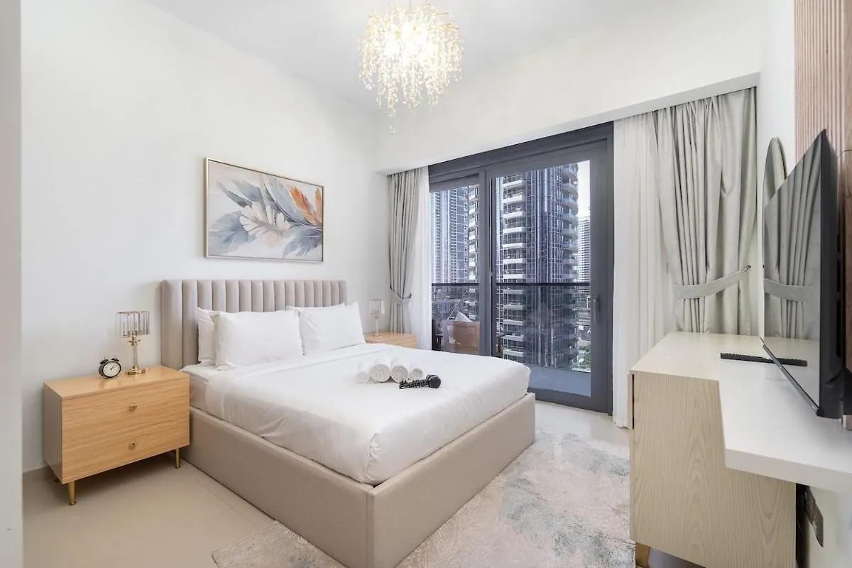 Graceful 2-Bedrooms Apartment Near Burj Khalifa And Dubai Mall!