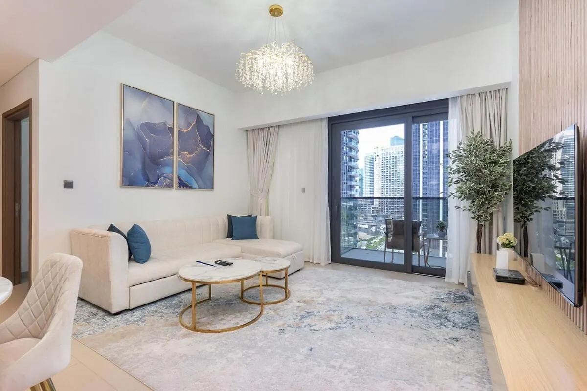 Graceful 2-Bedrooms Apartment Near Burj Khalifa And Dubai Mall!